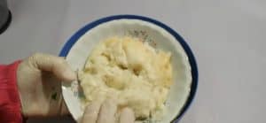 Put half a loaf of white bread soaked in water on the previous mixture