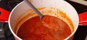 Mix the spices well with the tomato juice and let it mix well After the cooking is complete (about 25 minutes on low heat) leave it until it cools completely