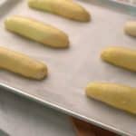 Brush the surface of the dough with a little milk or eggs and put it in the oven at 180 degrees for 15 minutes